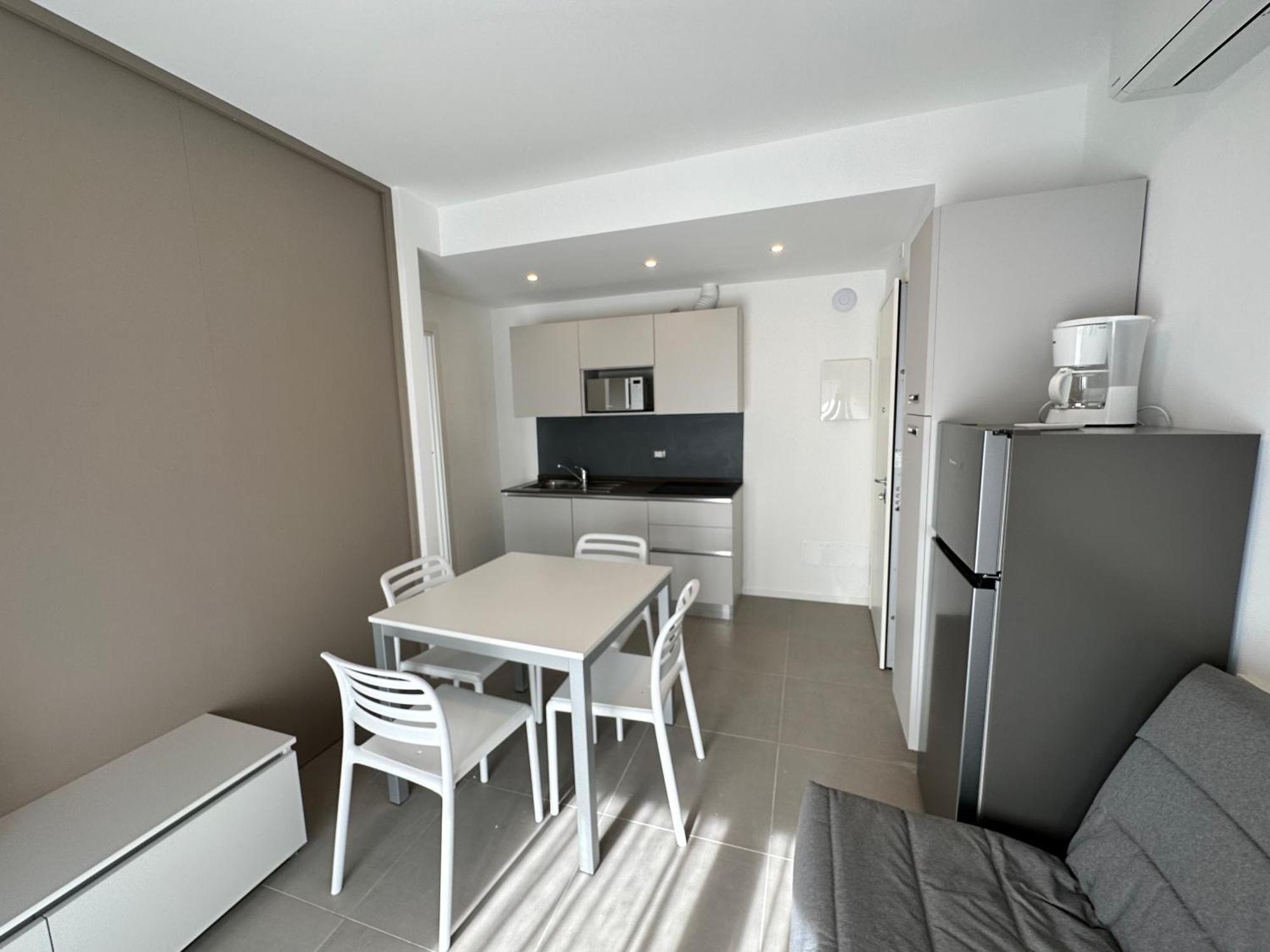 Nuovo Condominio Con Piscina E Garage Bibione Eksteriør billede